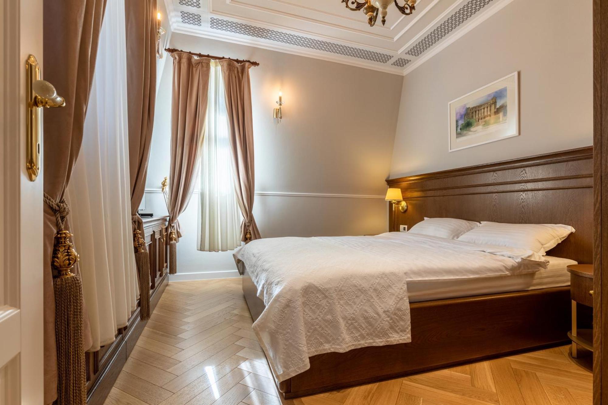 Templum Clava Hotel Bucharest Exterior photo