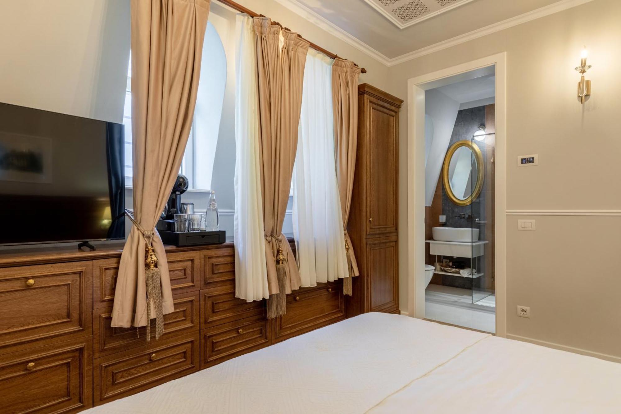 Templum Clava Hotel Bucharest Exterior photo
