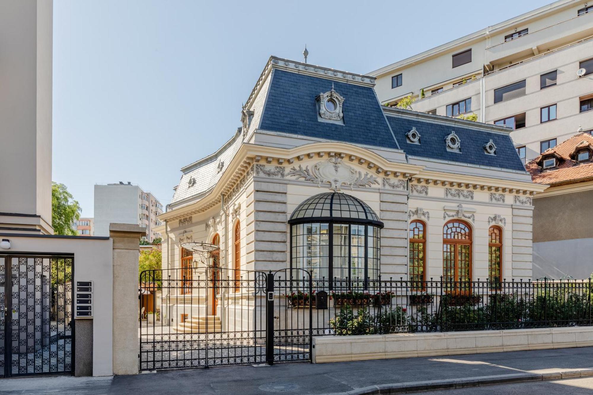 Templum Clava Hotel Bucharest Exterior photo
